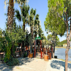 Gaia Bungalow Restaurant 